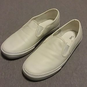 Gap leather slip on sneaker
